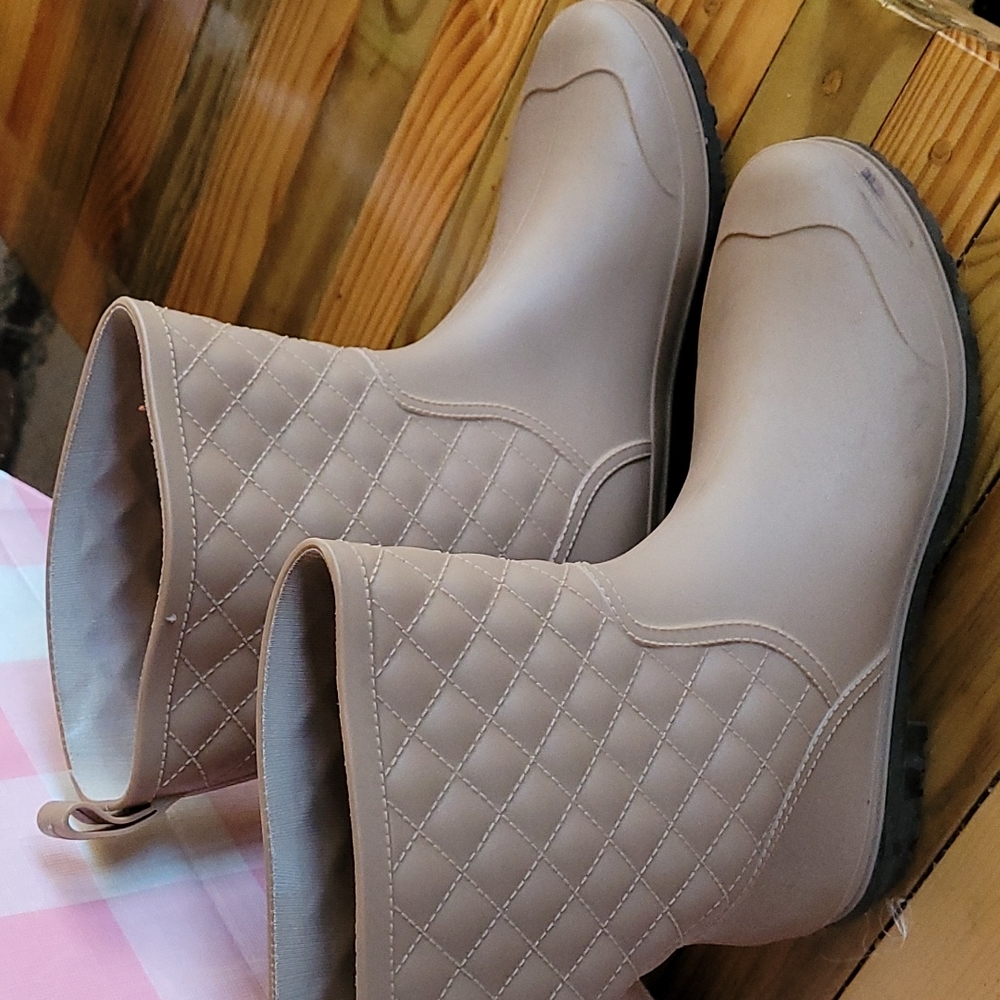 Womens rubber boots